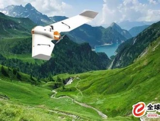 普宙无人机照明灯