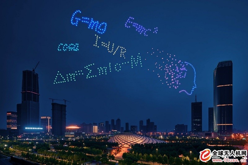 一飞500架次无人机集群3D穿越大戏,燃爆天津智能之夜